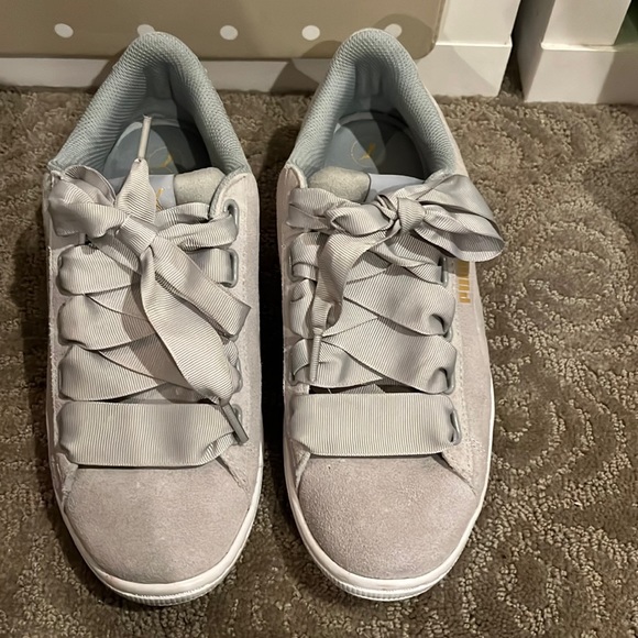 Puma W9 Vikky Suede Bow Lace Almost New Soft Grey - Picture 1 of 6